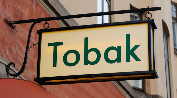 Skylt på svenska med texten tobak